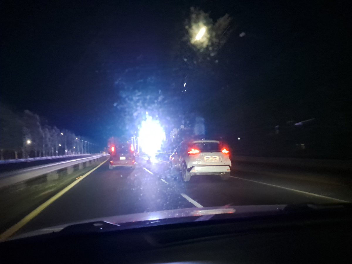 faustipsi's tweet photo. Que tal la polucion visual frente al @coparaguay en Avda. Ñu Guazu. Imposible circular de noche o madrugada. Hay que intervenir @TelefuturoInfo @oscar_marandu @policia_py @PresidenciaPy @SantiPenap https://t.co/4jDbjdwJkF