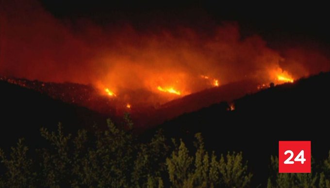Alerta Roja: 140 hectáreas afectadas.
Bomberos de Viña, Quilpué, Villa Alemana y Limache, combaten incendio forestal descontrolado 🚨#IncendiosForestales 
#alerta #Valparaíso