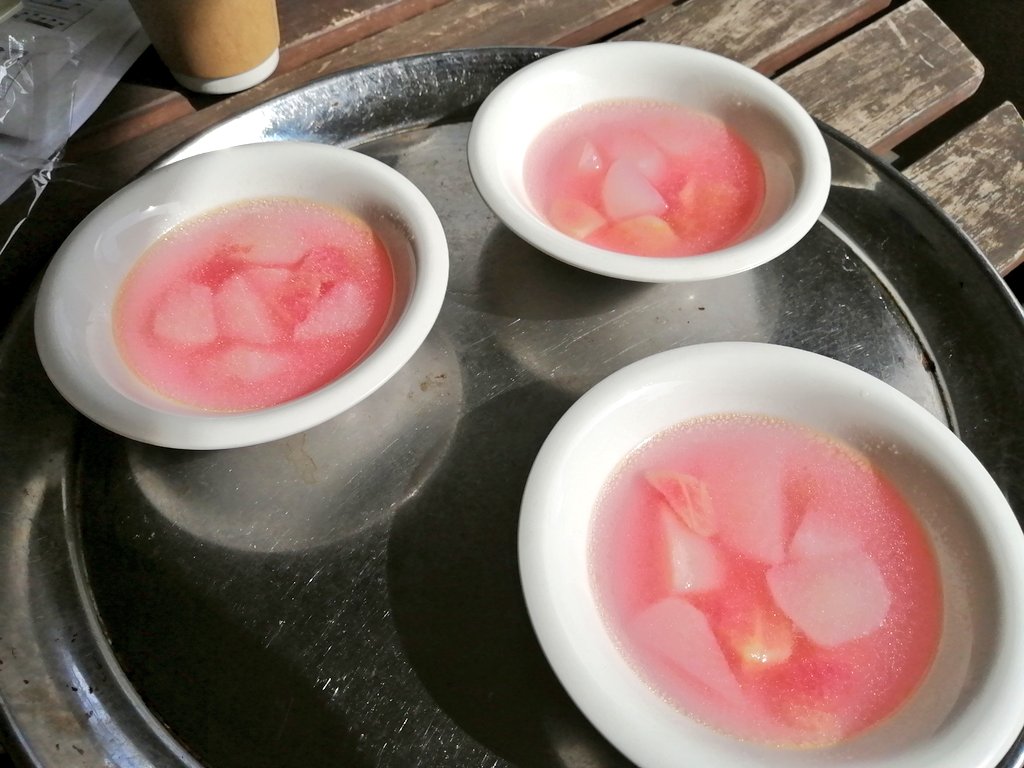 「音楽と食」リハ終わり
もう少しでスタート
自然農法季節のお野菜スープは
紅芯大根と三浦大根のスープ🍲
お、美味しいっ！！