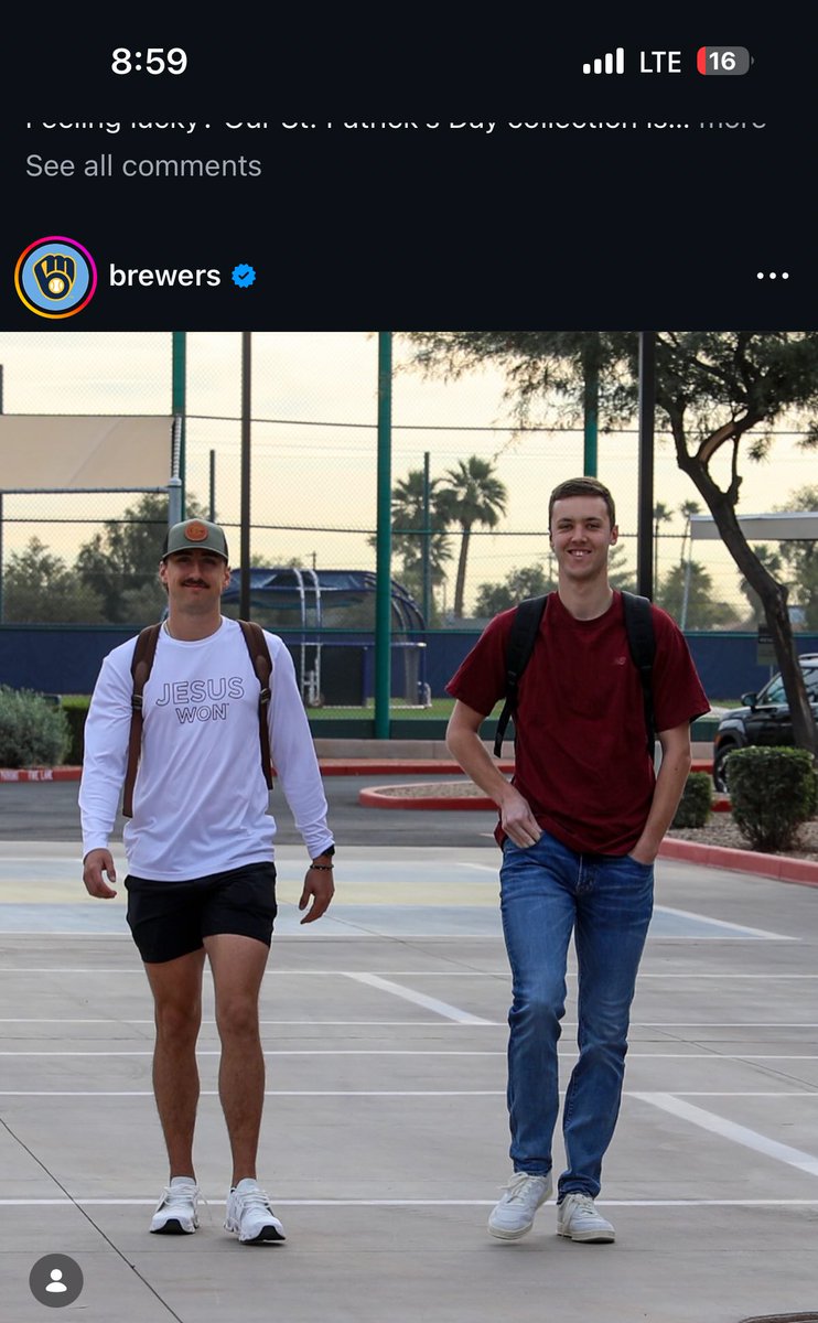 Love when men wear slutty little shorts.