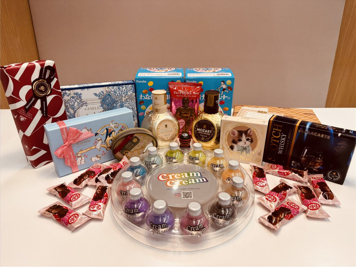 カカオ高騰の昨今ですが今年もたくさんのチョコレート🍫お贈り頂きありがとうございます。（カレンダーの都合上、前日午後時点着の画像になります事ご了承下さい）励みに頑張ります！
（運営&amp;バンドマン一同）

「推しちゃれ」様のミニキャラくじもどうぞお楽しみ下さい。

#バンやろ