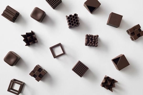 「形」のみで味の変化を生み出す、同じ材料のチョコレート。
chocolatexture　|　nendo　|　309r2