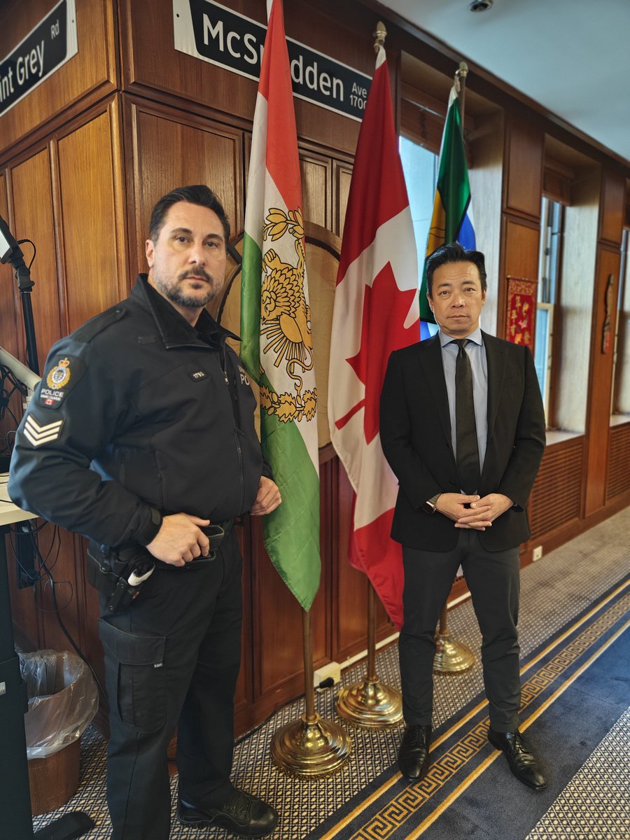Vancouver stands with the Iranian community in their ongoing fight for freedom and democracy.

We're proud to hang the Lion and Sun Flag in the Mayor's Office as a show of solidarity with the community, and all those working towards a better future for the Iranian people.