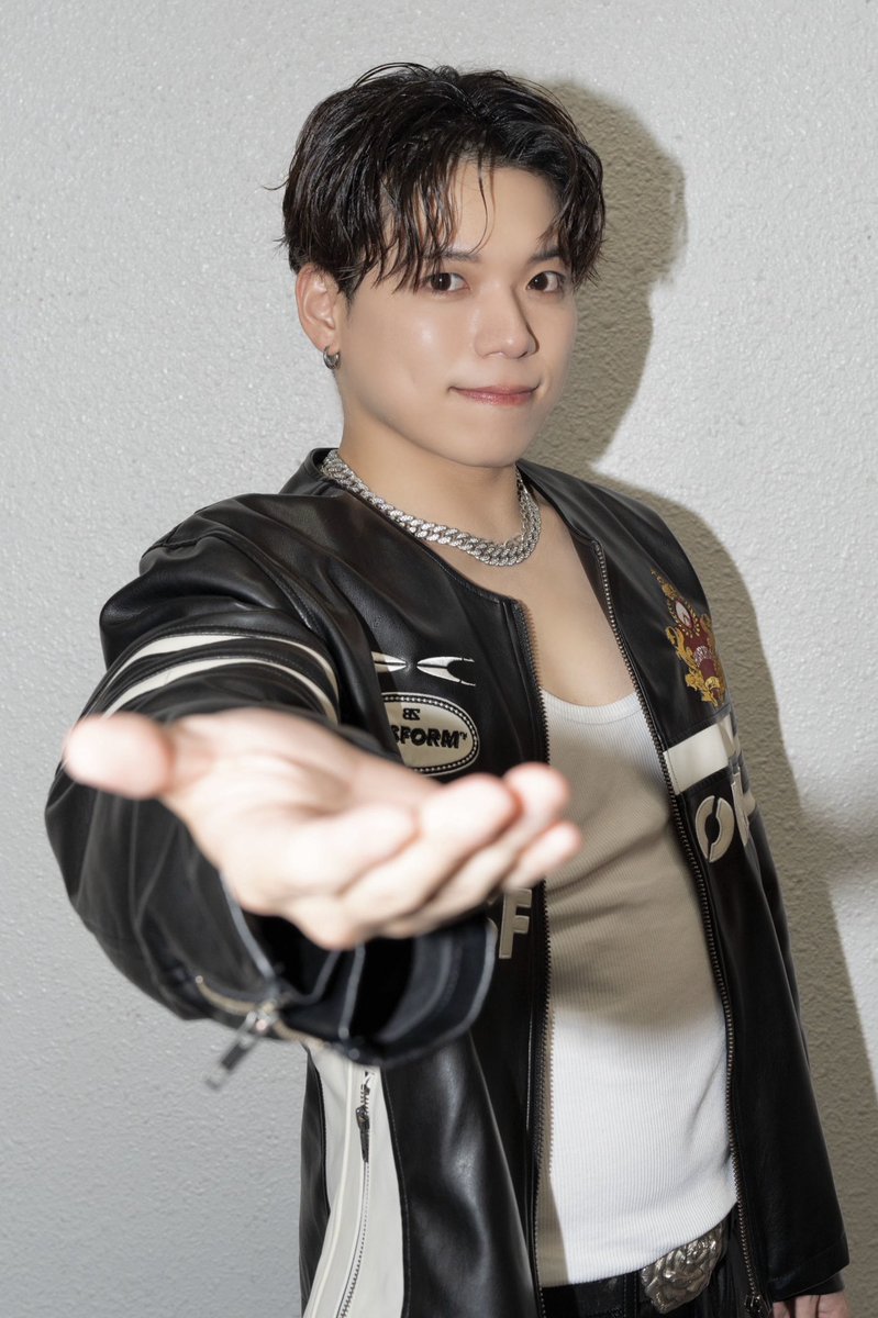 深堀未来もうちょい嬉しそうな顔しなよ