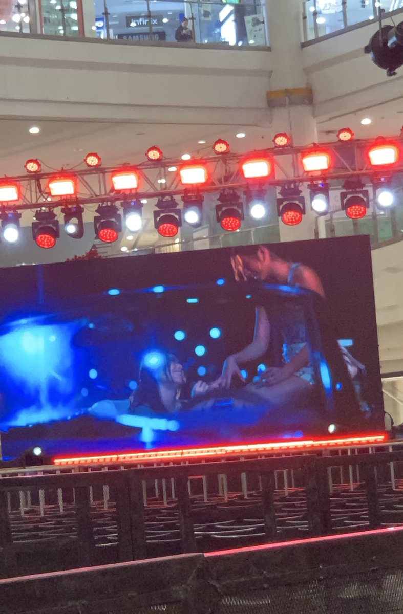 Ito po ba yung kasalang bayan? HAHAHAHAHAHAHA🤭

#BINI #BINI_KiliganFest