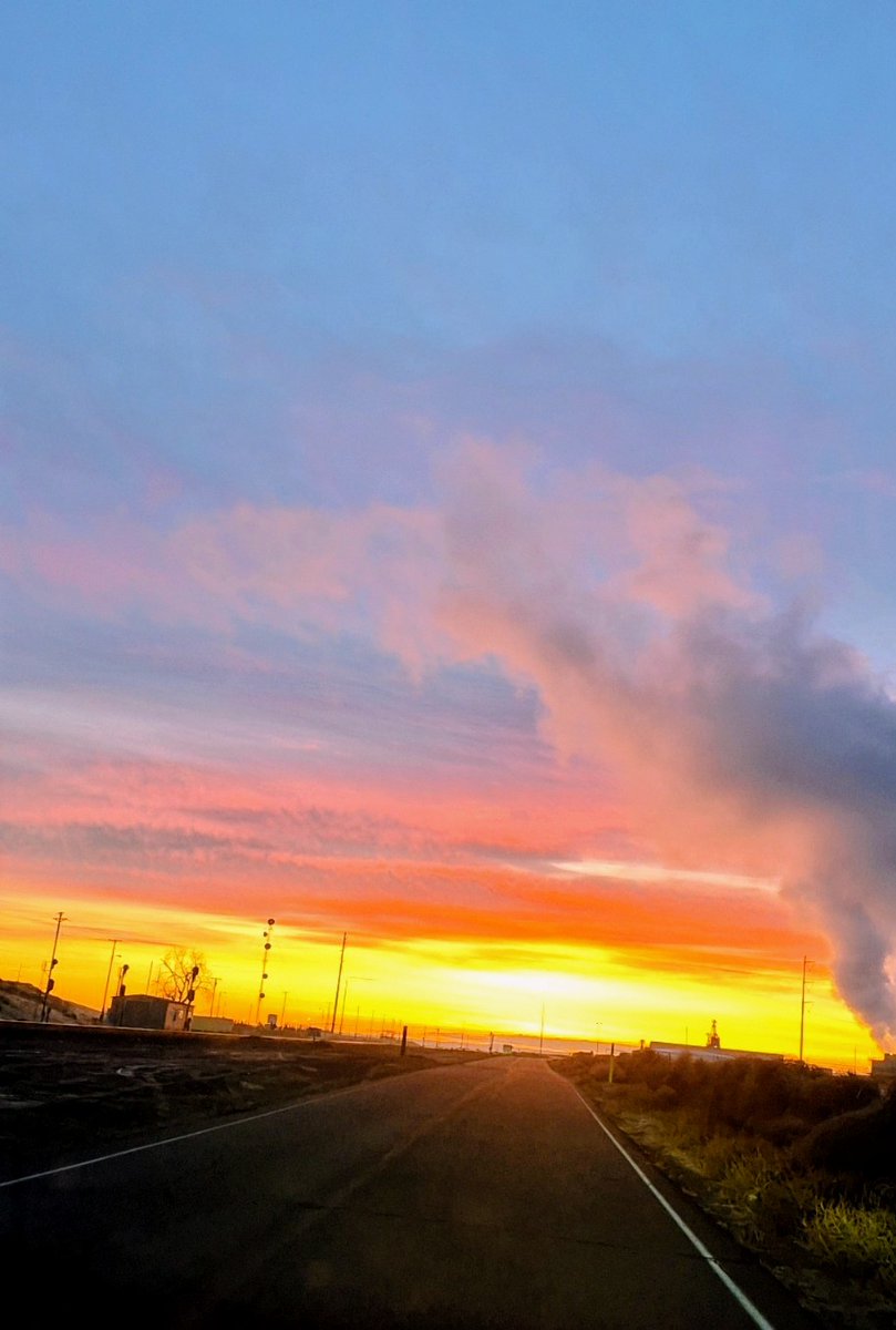 aliverisethrive's tweet image. Even on Friday the 13th, I'm still rising. The sun doesn’t skip its turn, and neither do I. The road ahead isn’t luck—it’s choice. I step into the light, no matter the circumstance.
ART™️ - Alive with purpose, Rising in faith, Thriving in motion.
#aliverisethrive #GrowthMindset