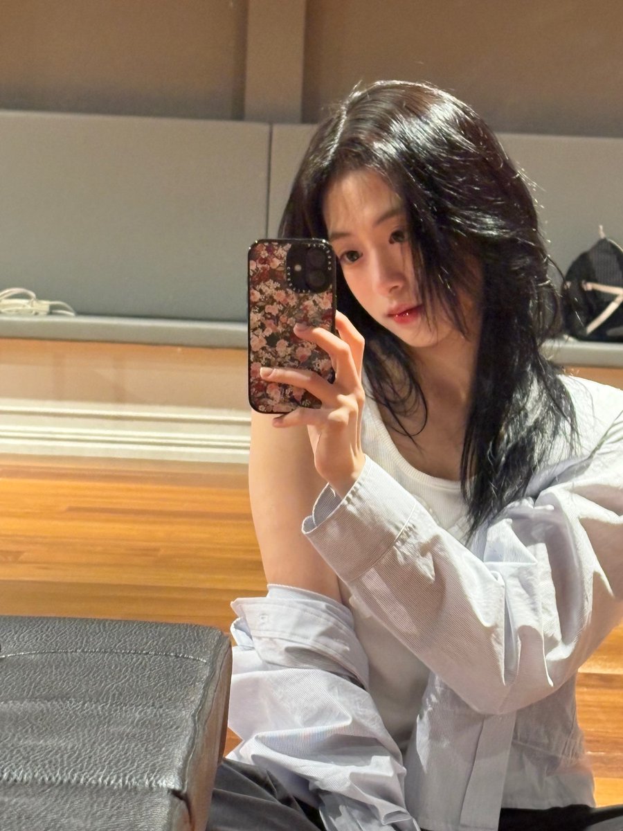 ahyeonpicture's tweet photo. AHYEON WEVERSE UPDATE https://t.co/2xopt0AyAG