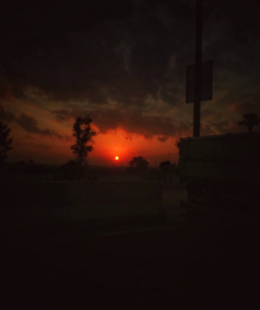 mawdd3's tweet photo. "اللهم أنت ربي لا إله إلا أنت خلقتني وأنا عبدك وأنا على عهدك ووعدك ما استطعت أعوذ بك من شر ما صنعت أبوء لك بنعمتك علي وأبوء بذنبي فاغفر لي فإنه لا يغفر الذنوب إلا أنت..
لا إله إلا الله وحده لا شريك له، له الملك وله الحمد يحيي ويميت وهو على كل شيءٍ قدير". https://t.co/Psv2UjUN5B