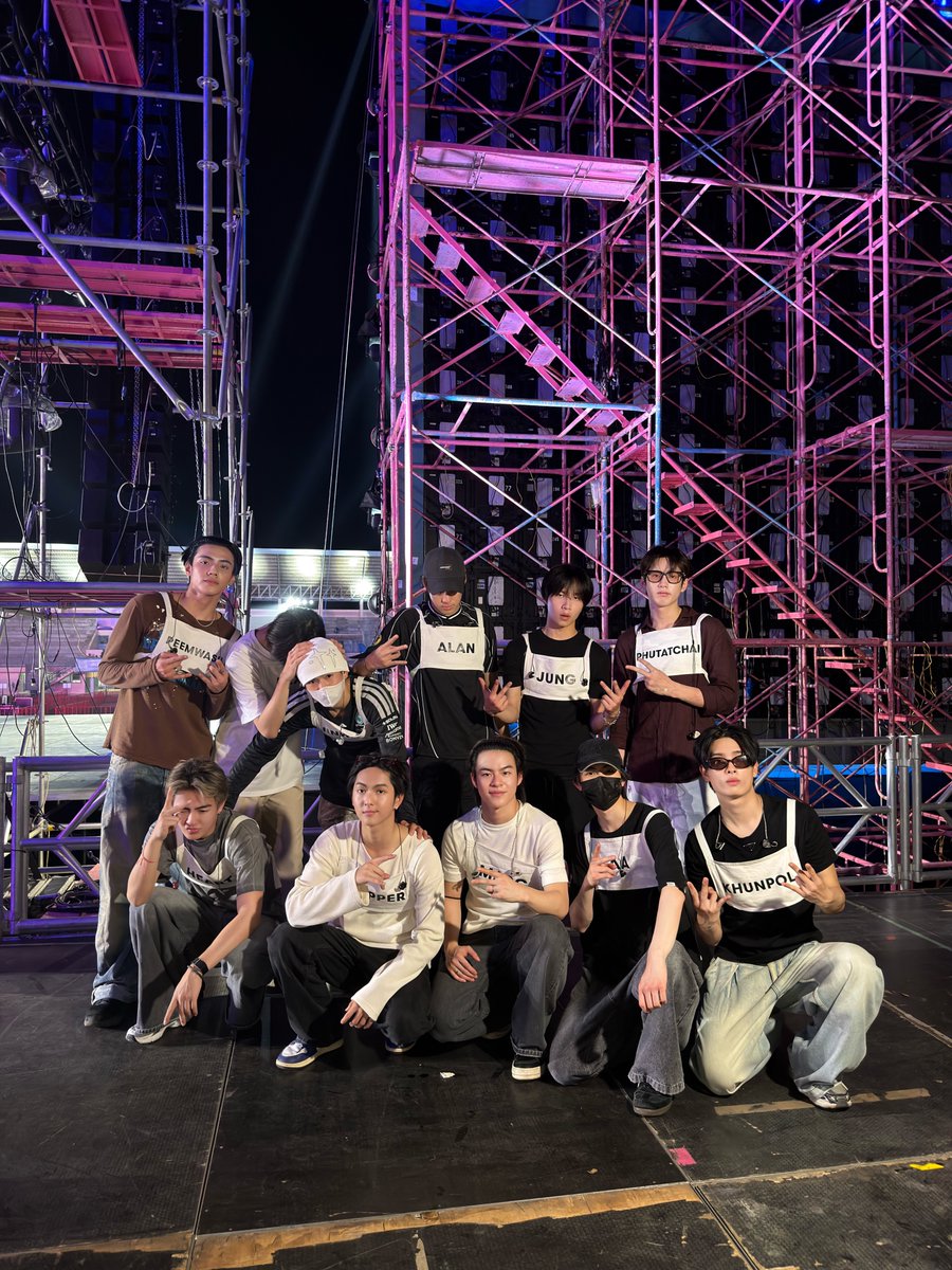 ทุกคนพร้อมไหมครับ พวกเราพร้อมมากกก 💪🏻

แล้วมาเจอกันตอน 21:30 ใน 
#️⃣TConicLiveInPhuketxBUS นะค้าบบ ✨

*เนื่องจาก THAI ติดภารกิจทางการศึกษา จึงไม่สามารถเข้าร่วมการถ่ายภาพครั้งนี้ได้

#TConicLiveInPhuket
#BUSbecauseofyouishine