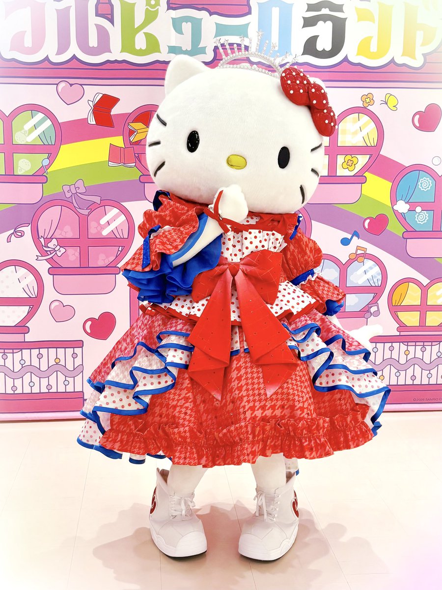 きゅあかわ衣装のキティちゃん❤️ 完璧で究極のアイドルすぎる🙏 ✨(ﾐ