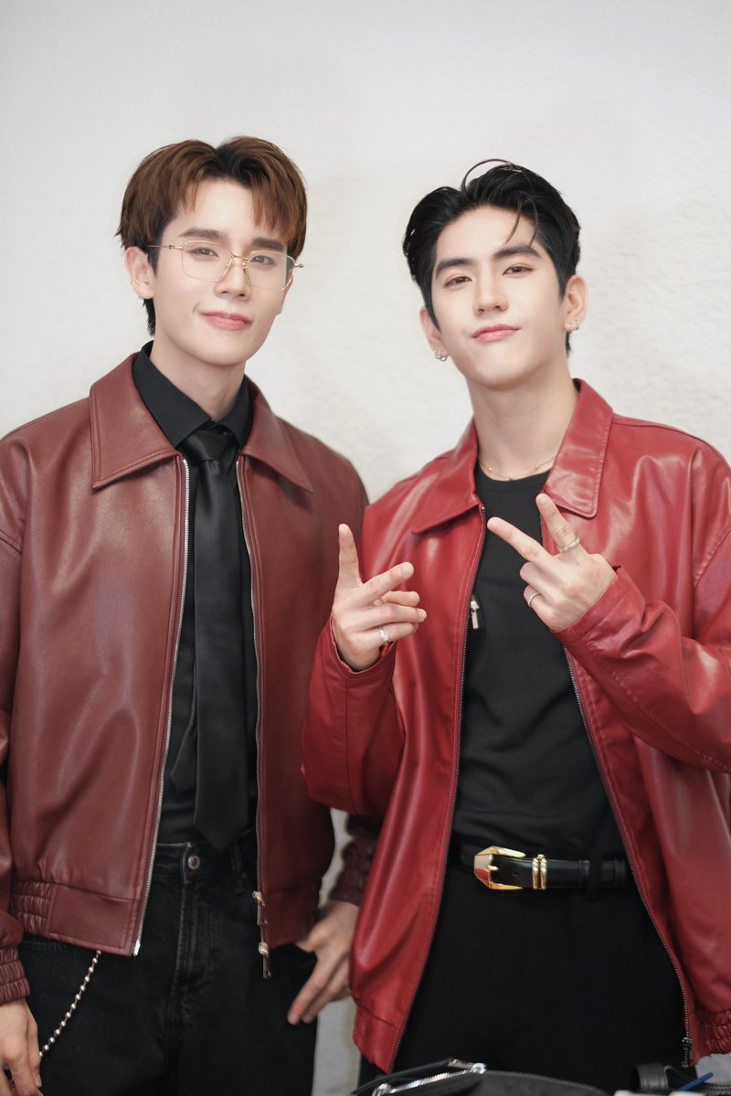 aohtorranit's tweet image. #MaybellinexJimmySea #MNYLifterGlazexJimmySea 💋 @jimmyyjp_ @Sea_tawinan #JimmySea 💋