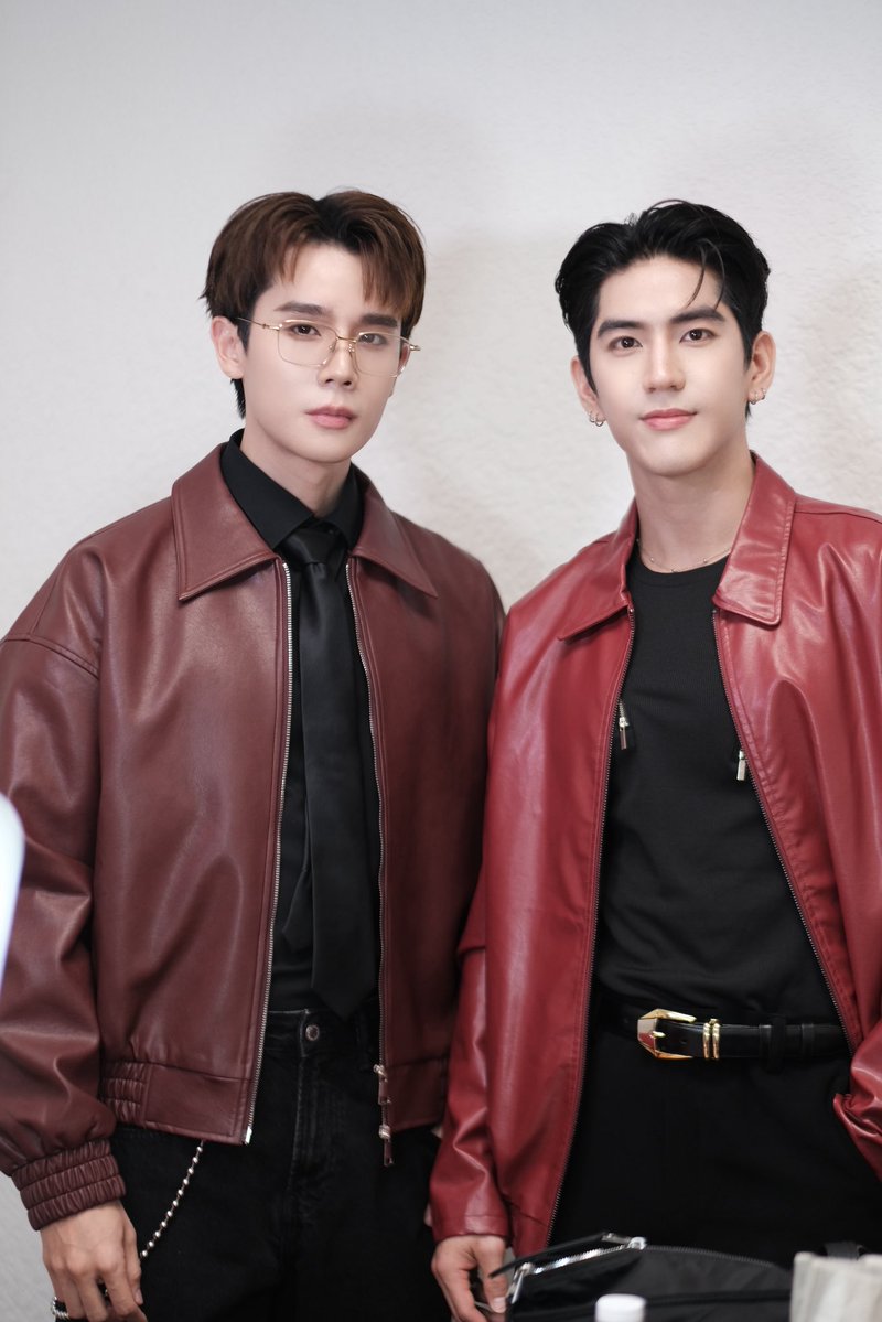 aohtorranit's tweet image. #MaybellinexJimmySea #MNYLifterGlazexJimmySea 💋 @jimmyyjp_ @Sea_tawinan #JimmySea 💋