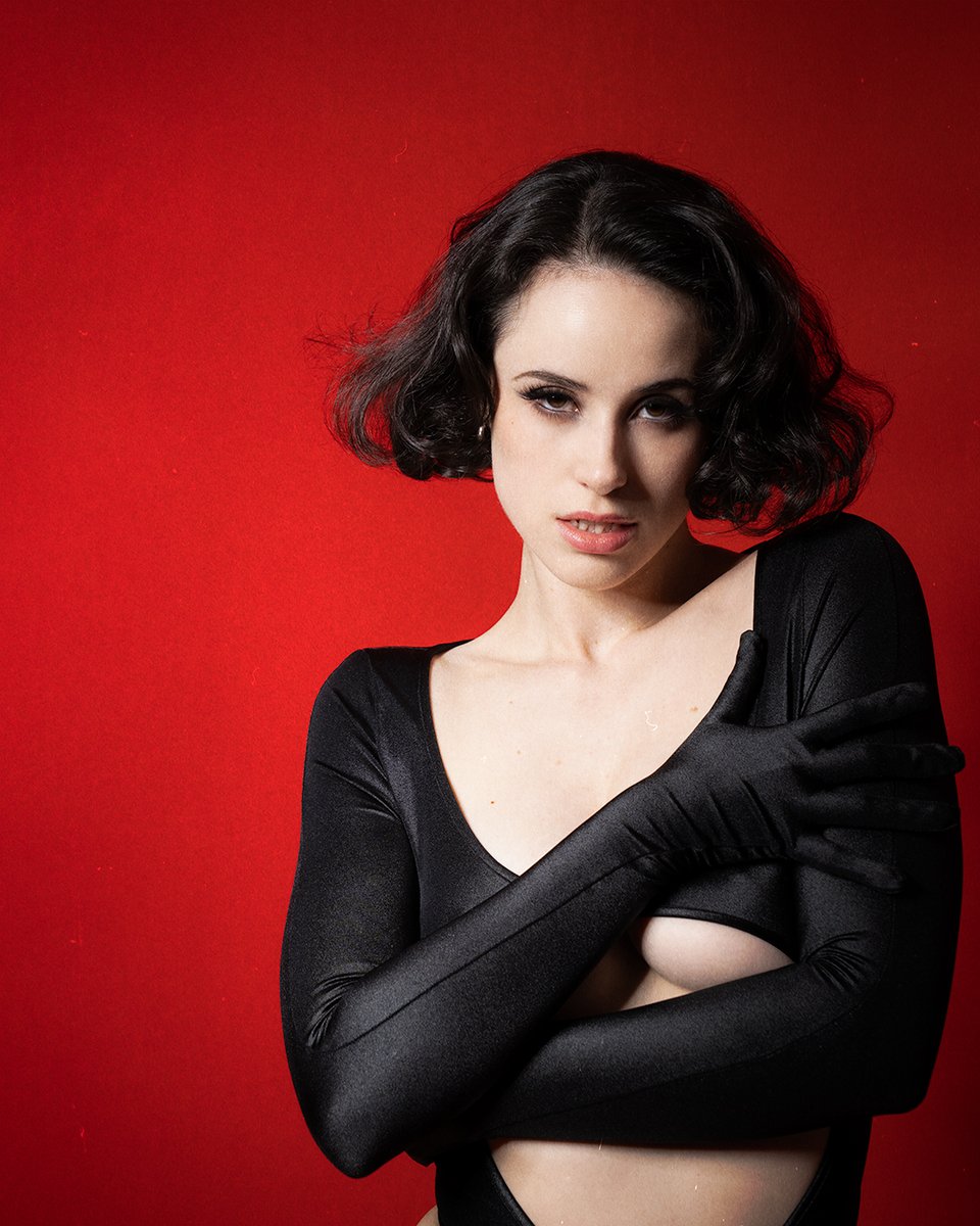 Evana De Lune tweet media