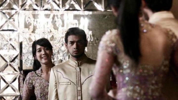 HabisNontonFilm's tweet image. Ingat, Valentine bukan budaya kita!

Budaya kita apa? Ya, jagain jodoh orang 💔