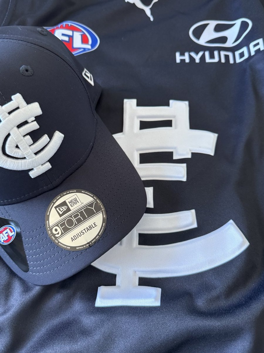 🚨 CARLTON GIVEAWAY

Win a Carlton footy jumper (2XL) &amp; cap combo.

How to enter:

🧢 Must follow <a href="/aflratings/">aflratings.com.au</a>

🧢 Retweet this post

🧢 1 Winner only

Entries close: Monday February 16th, 2026 at 5pm AEDT.