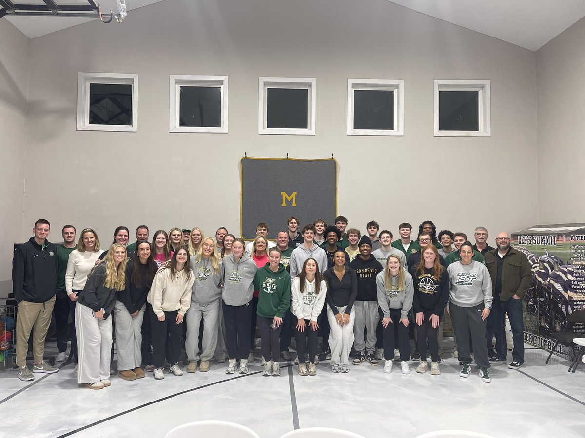 S&T Men's Basketball tweet media