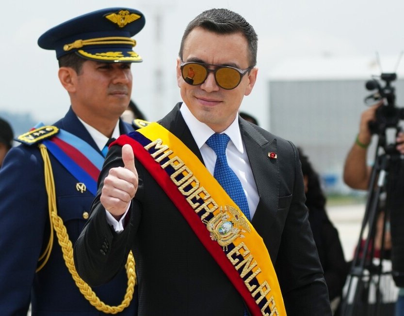 🇺🇸🇪🇨El Presidente Noboa mantuvo una importante llamada con el Secretario de Guerra de EEUU para combatir al Narcoterrorismo en el país.

Luego de la gran operación que se dio para la captura de Maduro, EEUU va por los Carteles en América Latina.