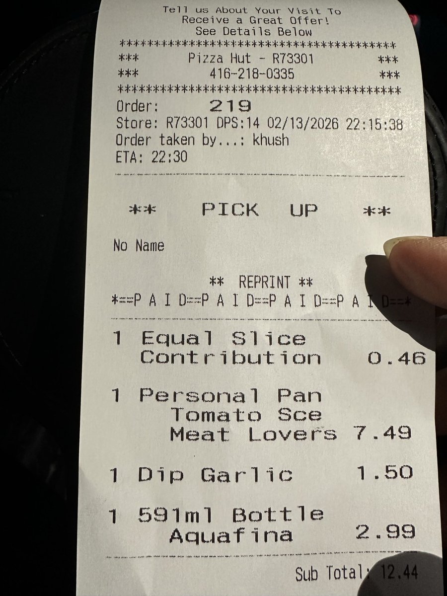 yolaknm's tweet photo. @pizzahut please remind your franchisee/owner to stop scamming your customers.    If i haven’t ask for the receipt i wouldn’t see the extra charge on my order!!!! https://t.co/A37mj2hhTa
