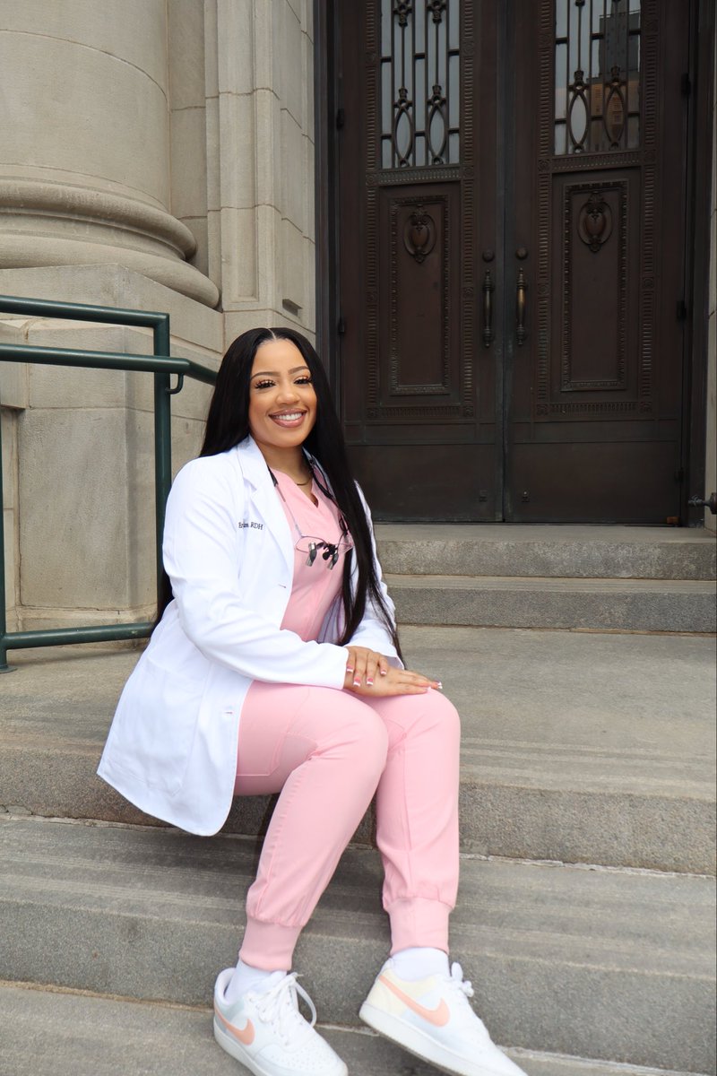 __LiPPS's tweet photo. Remember when i wrote this? My dreams are REALITY! Graduated from one of the most competitive programs in the country. Officially apart of the 3.7% African Americans Oral Health Practitioner https://t.co/jJvH6wYFvR
