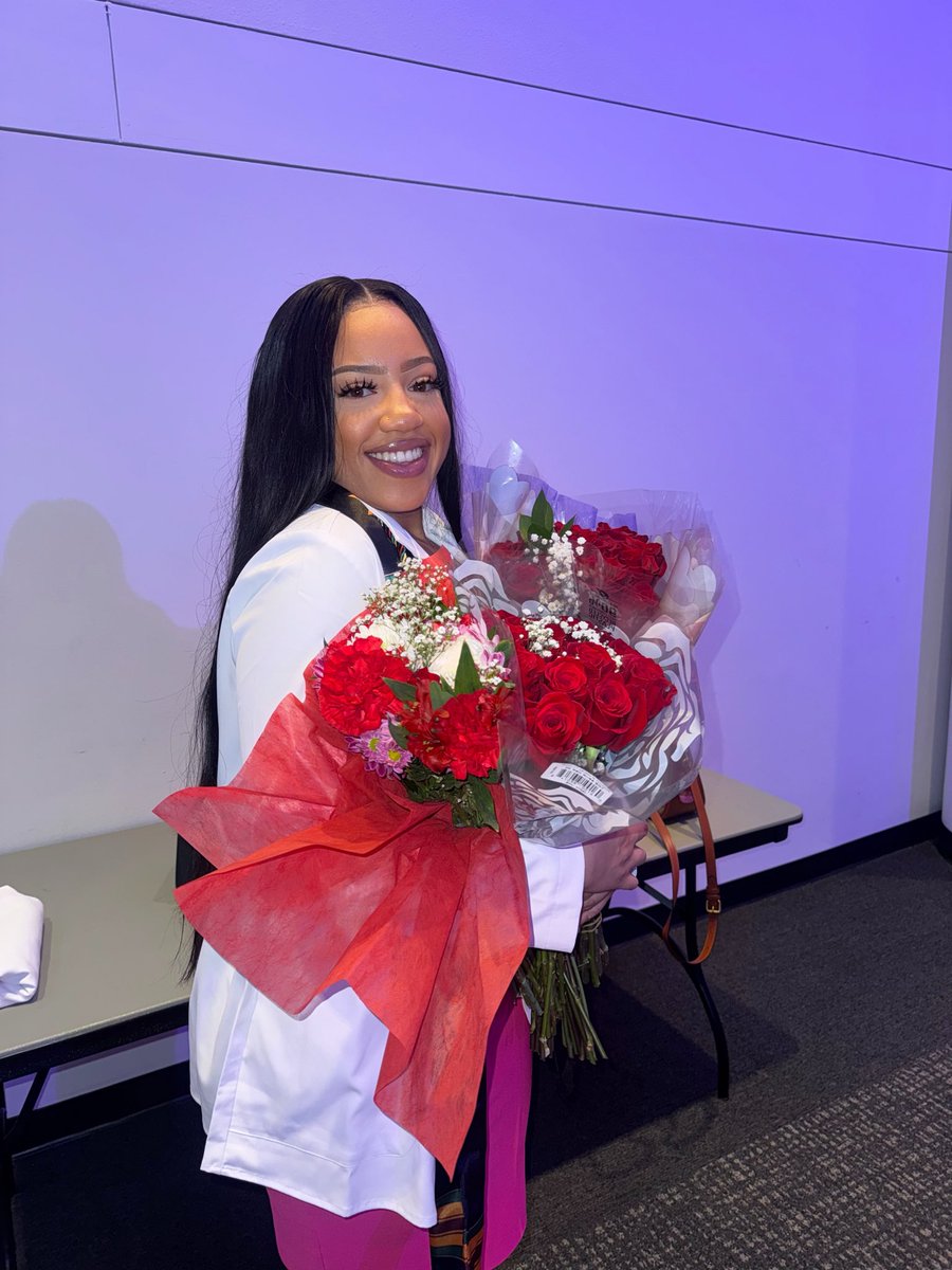 __LiPPS's tweet photo. Remember when i wrote this? My dreams are REALITY! Graduated from one of the most competitive programs in the country. Officially apart of the 3.7% African Americans Oral Health Practitioner https://t.co/jJvH6wYFvR