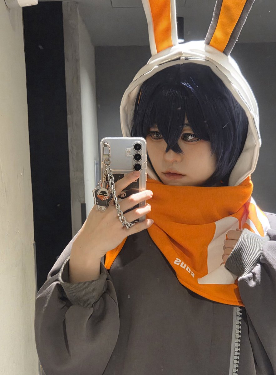 엔젤디 콜캅 왔눈데 사람은 많고 코스어는 없어서 매우 난감쓰