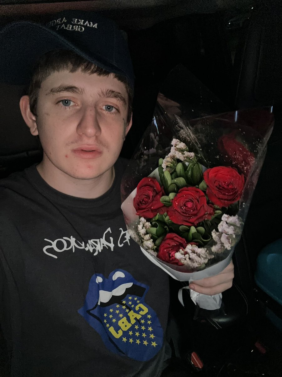 Feliz día de los enamorados a la chica hermosa que está leyendo esto 🌹❤️