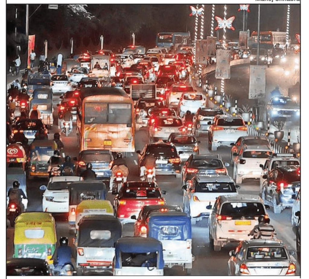 यूपी में बाबा का बवाल.