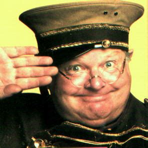 KDNash24's tweet photo. A thing re watching a movie....‼️📷: YALE PROFESSOR BARRED FROM TEACHING AFTER EPSTEIN EMAILS SURFACE 📷📷 Professor David Gelernter is BARRED from teaching computer science classes after Epstein Transparency Act reveals weirds emails between the two.🔥

Benny Hill...Same guy...:)))
