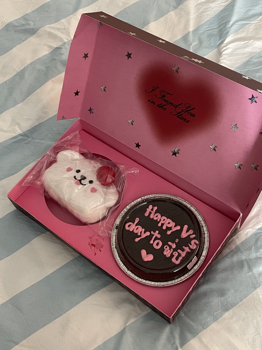 when you’re loved by the cutest soul in the world <a href="/jiglyxrenjun/">หลี่เหมย</a> 🩵🐈‍⬛