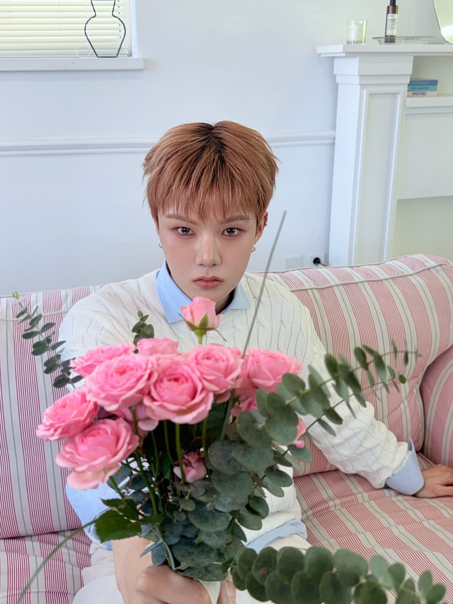 AM8IC_MEMBER's tweet photo. [🐶💬] 아직 발렌타인데이를 어떻게 보낼지 고민 중이라면 나랑 함께해 줄래? 💗

#AM8IC #엠빅 #エムビック
#CHEN #첸 #チェン #奕辰 https://t.co/mT7pm40PHv