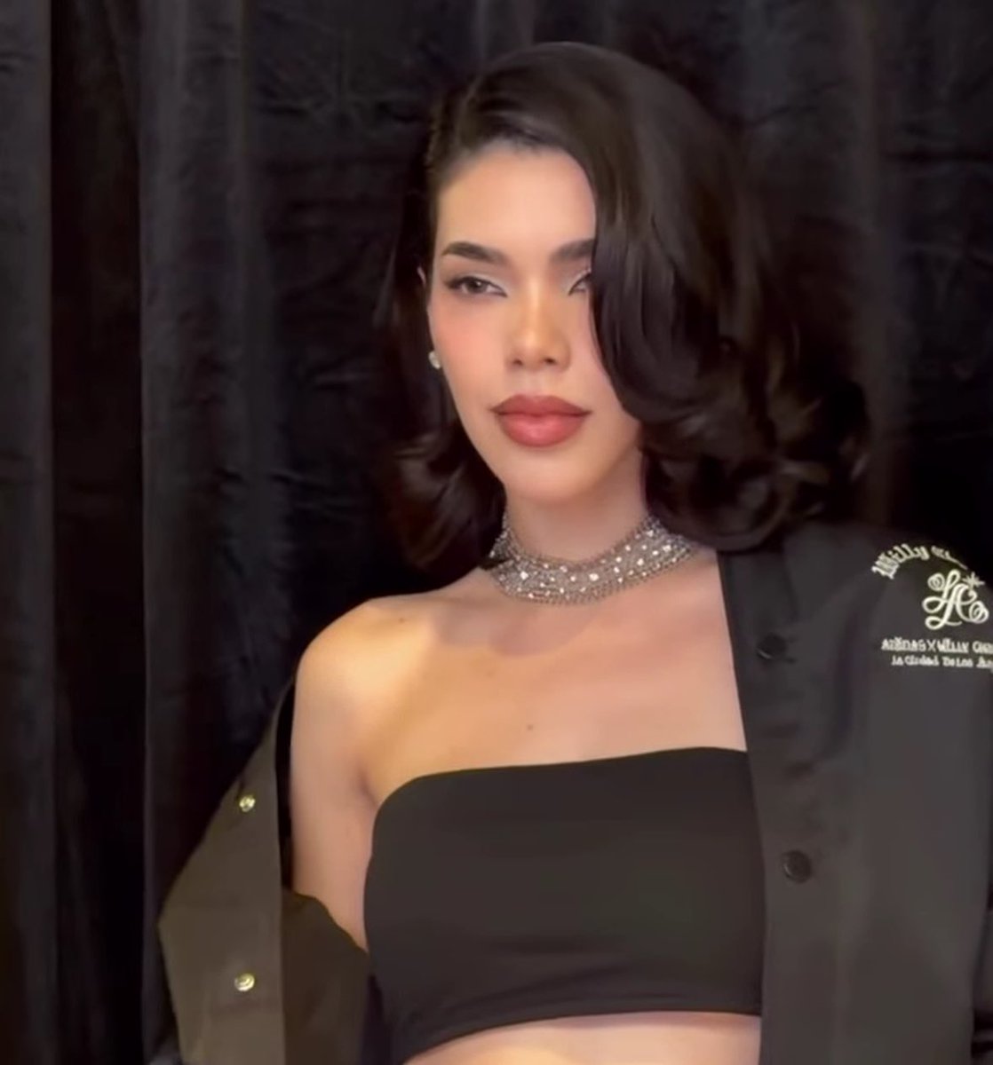 ESE ROSTRO!!! QUE BELLEZA DE MUJER 😩