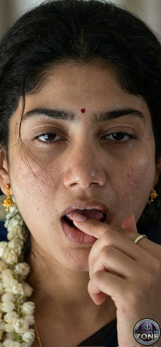 Niharika tweet media