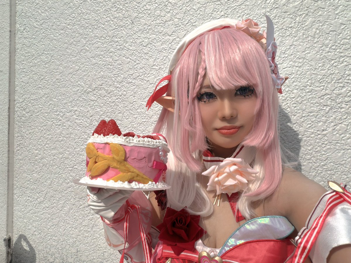 今外の2階ぽいところにいます！撮影してもらってます🎶