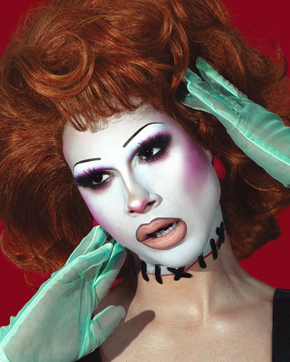 itsdarlenebtw's tweet image. My head is KILLING me! 💀 X-ray box by Branden Marcus Hair by @JaymesMansfield Photo by Branden Marcus