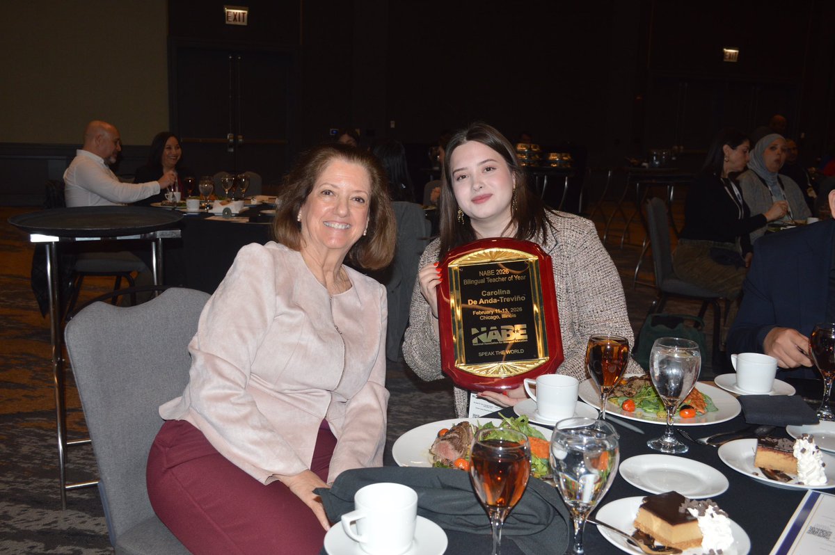 Carolina De Anda tweet media