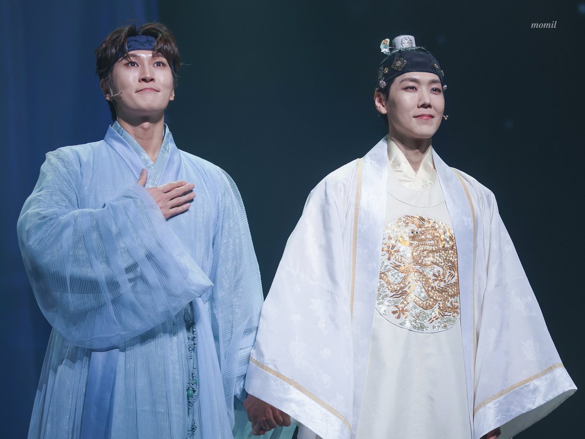 260213 한복입은 남자 커튼콜데이 🌠

별도 참 많고 ⋰˚⛧

세종/진석ㅣ #카이 #정기열 
영실/강배ㅣ #박은태