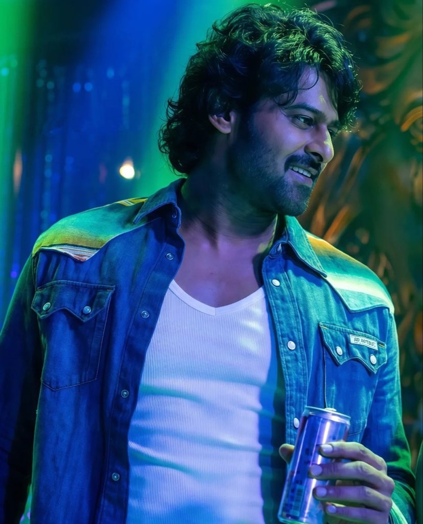 Good morning Darlings ❤️❤️
Enjoy the Weekend💥💥😎
#Prabhas‌