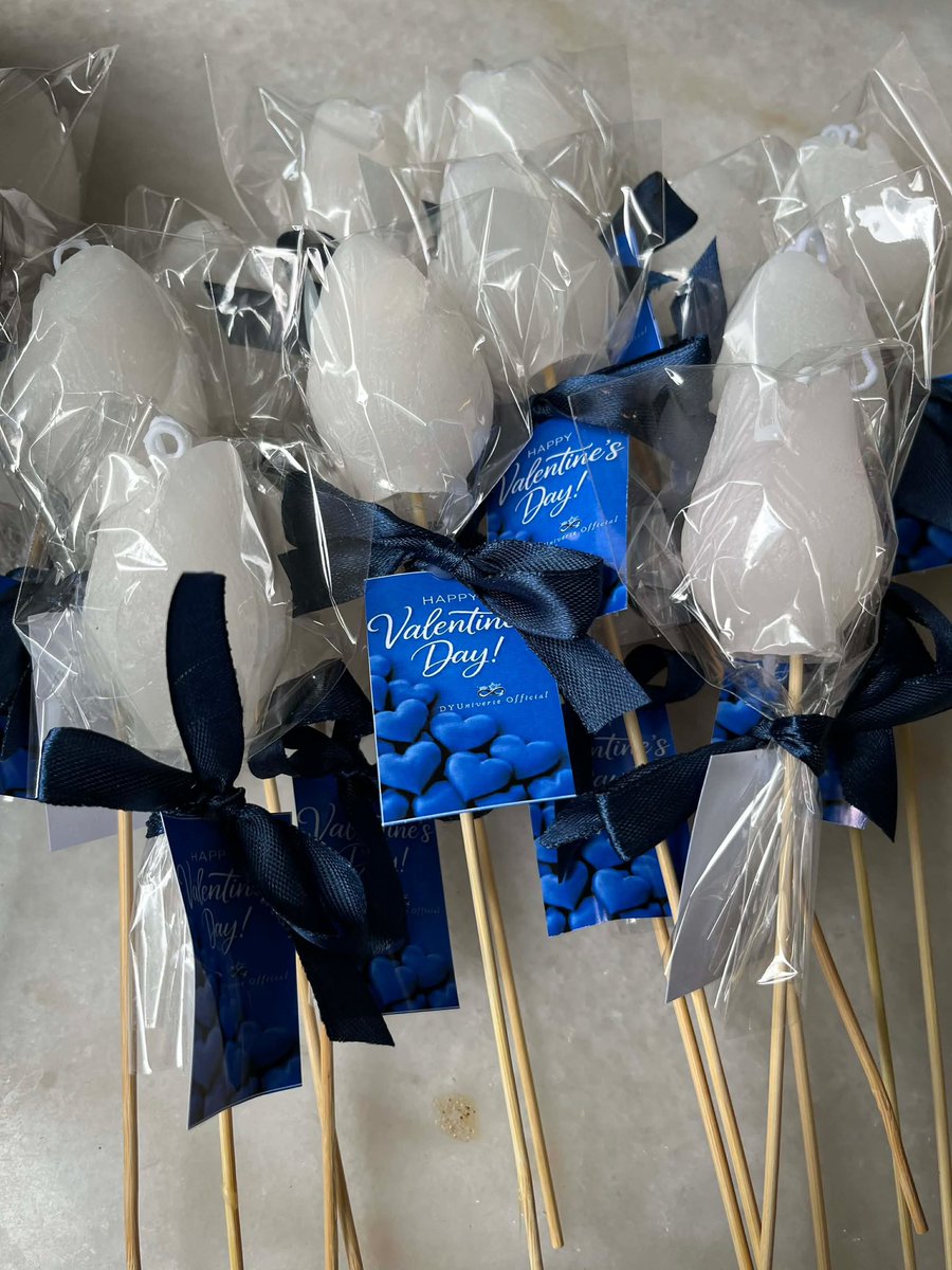 Enjoy the <a href="/DYUniverseOFC/">D’ YUniverse OFC</a> mini-Valentine gifts for all attendees! We hope these little tokens add color and warmth as you celebrate Valentine’s Day with love—thru Quadro, thru Dustin Yu.

QUADROmantic FABCON VDATE
#DustinYu