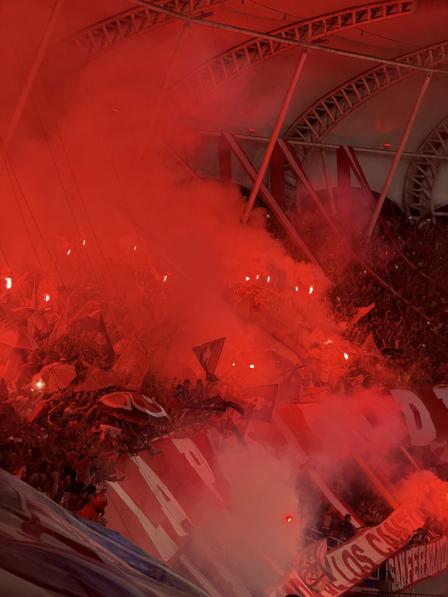 Viernes 13
Y el Diablo de fiesta
Poesía