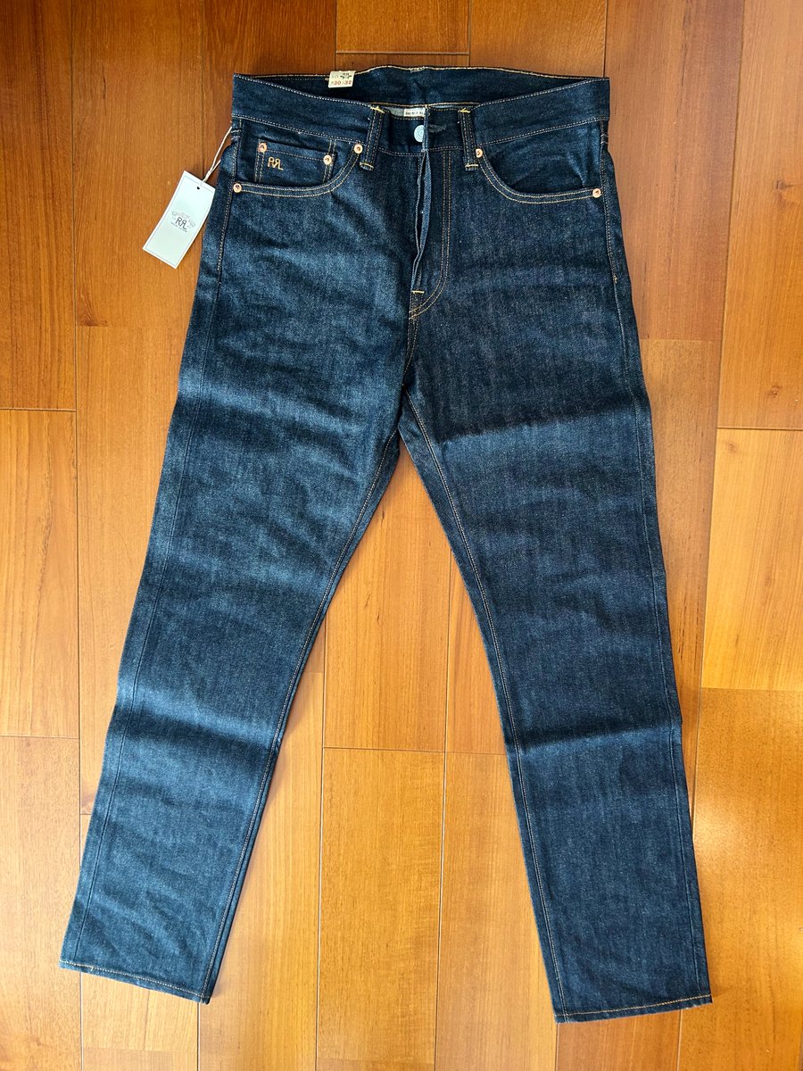 yuibaby0825's tweet image. 2022年9月製造の、かなりレアなジーンズを手に入れたった！
岡山県で織られたデニムをアメリカに持って行き、50もの工程を経て、一部ハンドメイドされた逸品だよ|(￣3￣)|
未洗い糊付きデニムなので、洗って縮めて履き倒していくわよ〜( * ॑꒳ ॑*)💙
 #RRL
 #生デニム