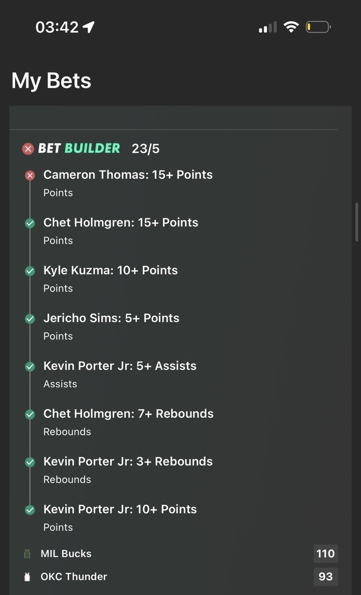 JCampzyy's tweet photo. Yo @24_camthomas, Sir you a bum ass nigga. How come you can’t fucking drop 15 pts. You suck man. 
You prevented me from generational wealth.
@Khris22m, Sir you can’t possibly tell me that dropping 10 points is too hard. 
Ffs man you guys…. https://t.co/2ZD9wqVb9s