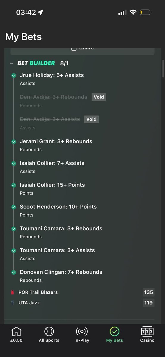 JCampzyy's tweet photo. Yo @24_camthomas, Sir you a bum ass nigga. How come you can’t fucking drop 15 pts. You suck man. 
You prevented me from generational wealth.
@Khris22m, Sir you can’t possibly tell me that dropping 10 points is too hard. 
Ffs man you guys…. https://t.co/2ZD9wqVb9s
