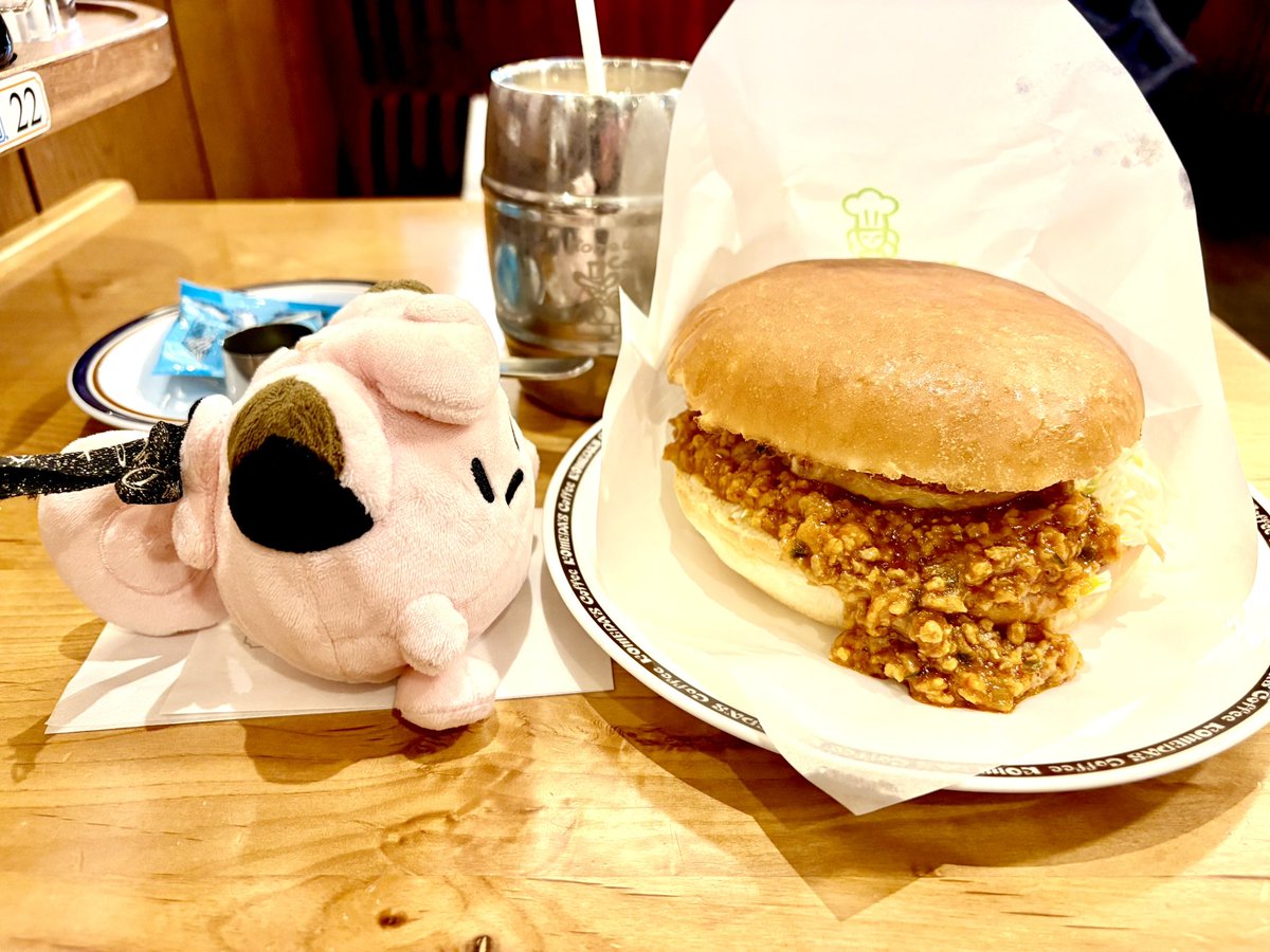 台湾ミンチのコメドムバーガーのサイズ感に驚きを隠せないぴぴ

名古屋恋しい😭😭😭