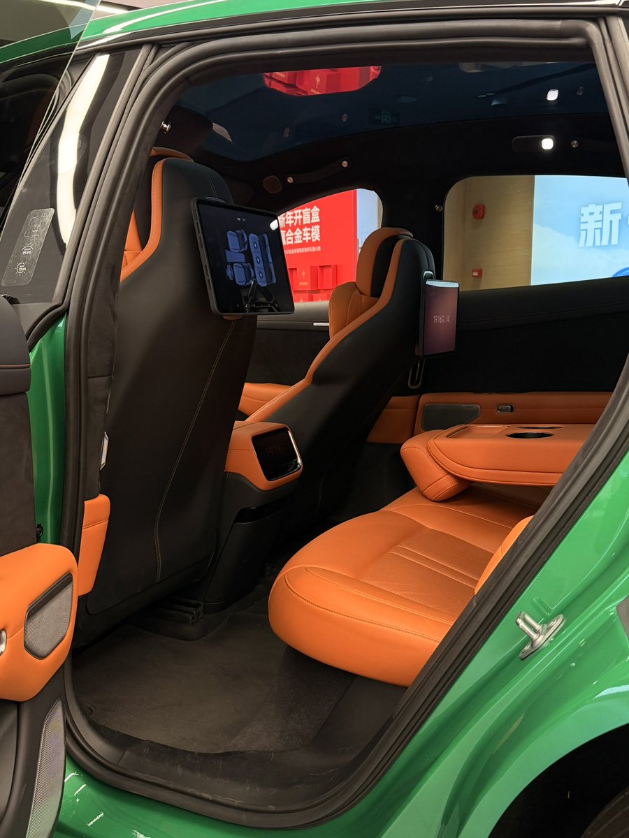 CarGeekDotCom's tweet photo. クイズ:
この車の販売価格はいくらでしょうか？

ヒント:
690馬力
0-100は3.2秒 https://t.co/ChZySkoSv1