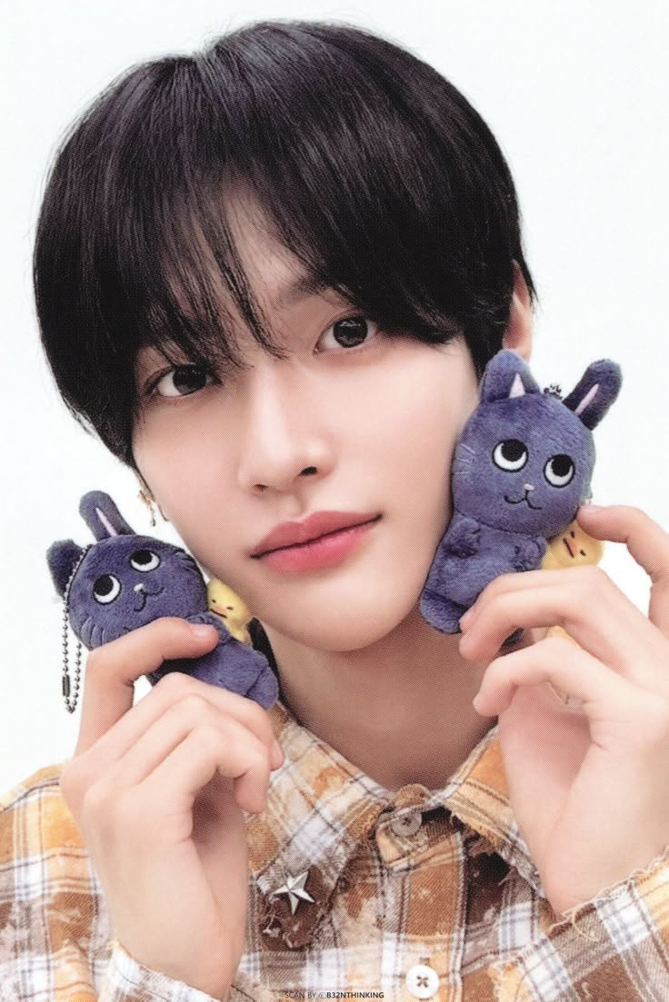 wongirlie's tweet image. Two years ago today, Tonyangdeok was born, inheriting his father’s top-tier visuals. From those signature cat ears and bunny ears to the iconic duck on his back, he’s truly one of a kind. 🐱🐰🦆♡
​Happy 2nd Birthday to the cutest baby in the fandom! ⭐️