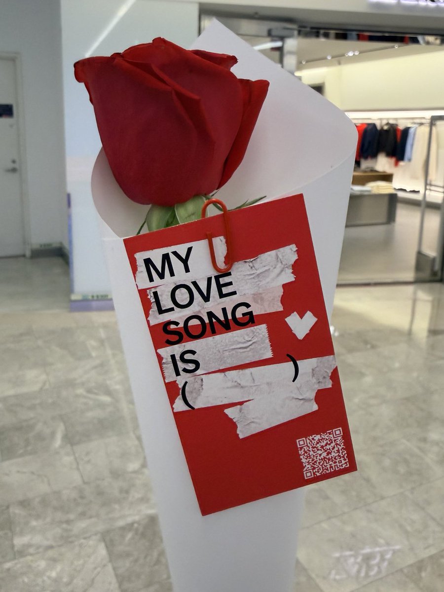 NO FANDOM HAS THIS TYPE OF LOVE BTS HAVE FOR ARMYS 😭😭😭😭