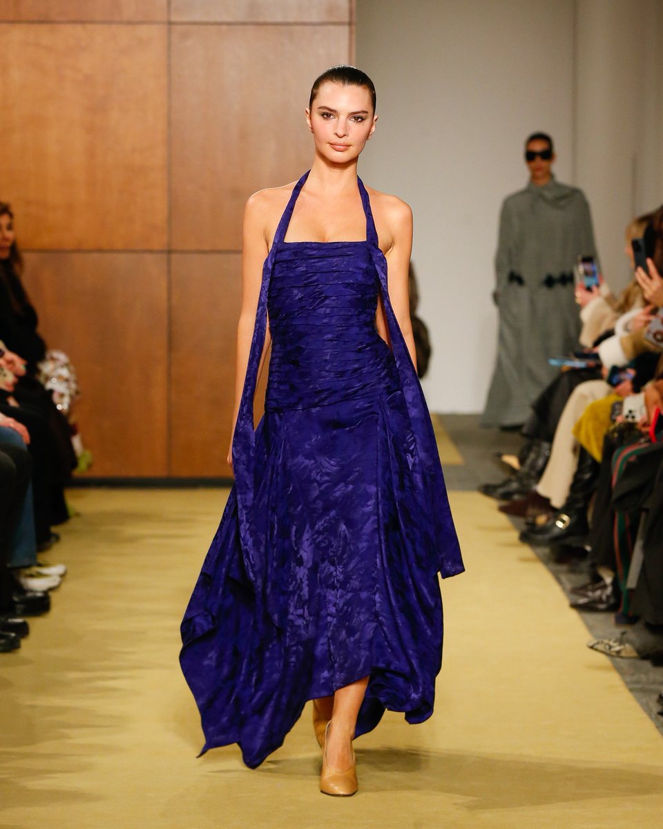 This collection introduces the Bunny Knot, a detail inspired by a quilted cushion I found in her Antigua home. The simple knot is a reminder of connection, strength and unity.” —Tory Burch

Visit Tory Burch Plaza Senayan, Level 1.

#WhatsOnPlazaSenayan #PlazaSenayan #ToryBurch