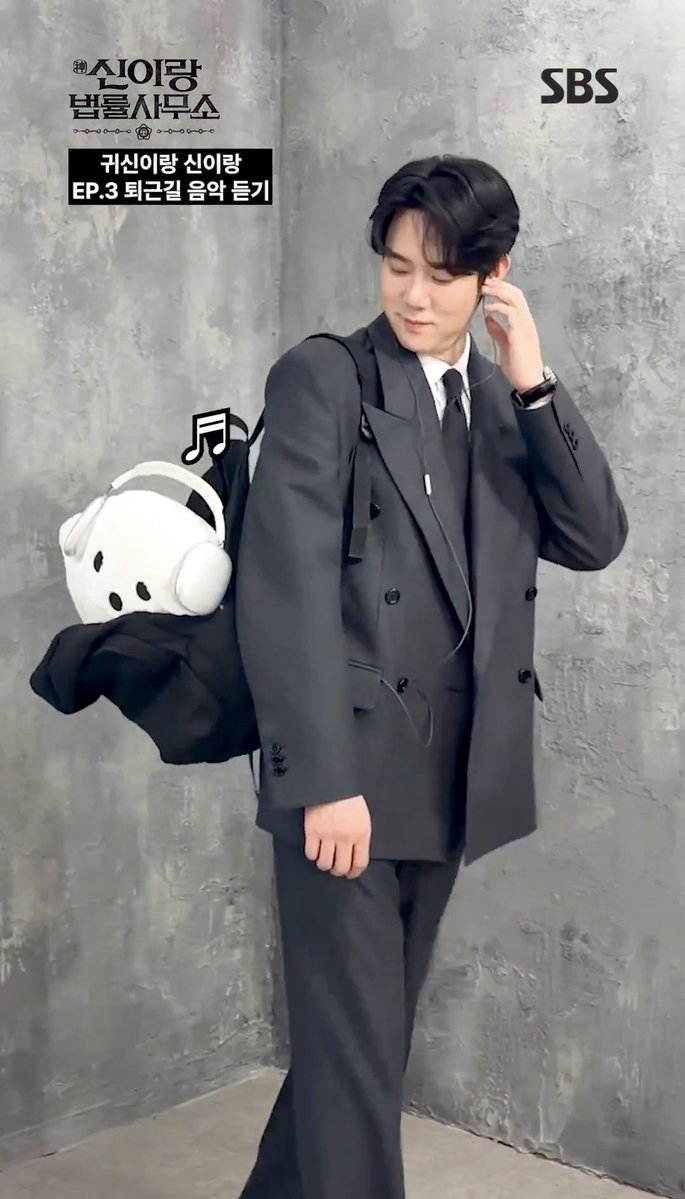 Yeonseok playing beta male characters (wc Shin Yirang seems to be) is so underrrated but a personal fave bc it totally gives justice to his golden retriever personality wc balances his alpha male traits (prolly why he keeps saying AJW (who is both alpha&amp;beta) is his alter ego  🫠