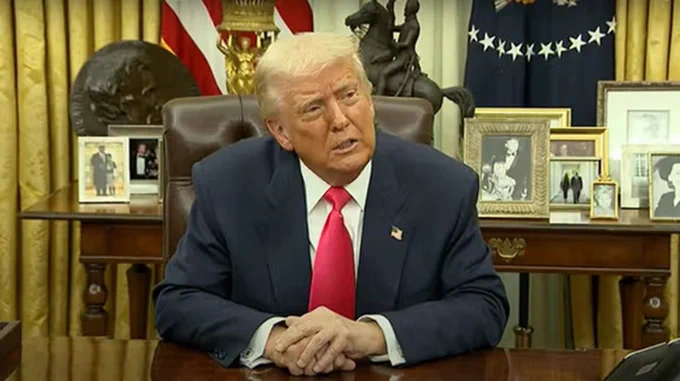 دونالد ترامپ خروج بایدن از افغانستان را فرار توصیف کرد