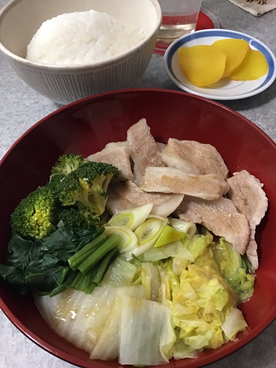 ffo6fT1XMo31783's tweet image. 茹で豚トロと茹で野菜
白米
沢庵

いただきます🙏

#HappyValentines 🫶